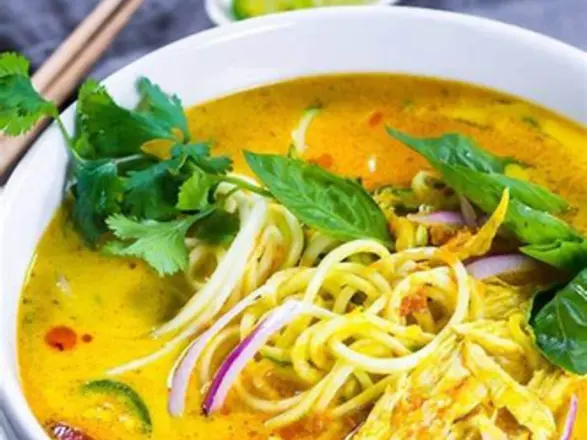 Yellow curry noodles